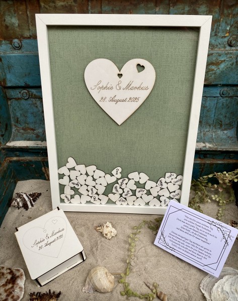 Hochzeitsgästebuch, Gästebuch zur Hochzeit in der Farbe Salbei - Eukalyptus mit Herzen als Einwurf